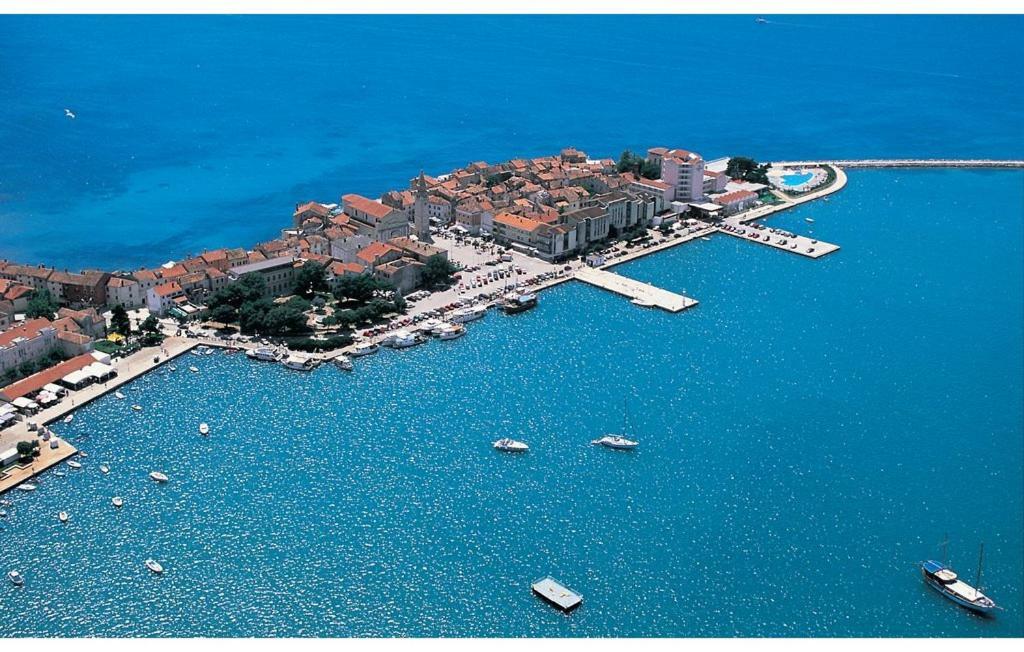 Apartment Katarina Crveni Vrh Bagian luar foto