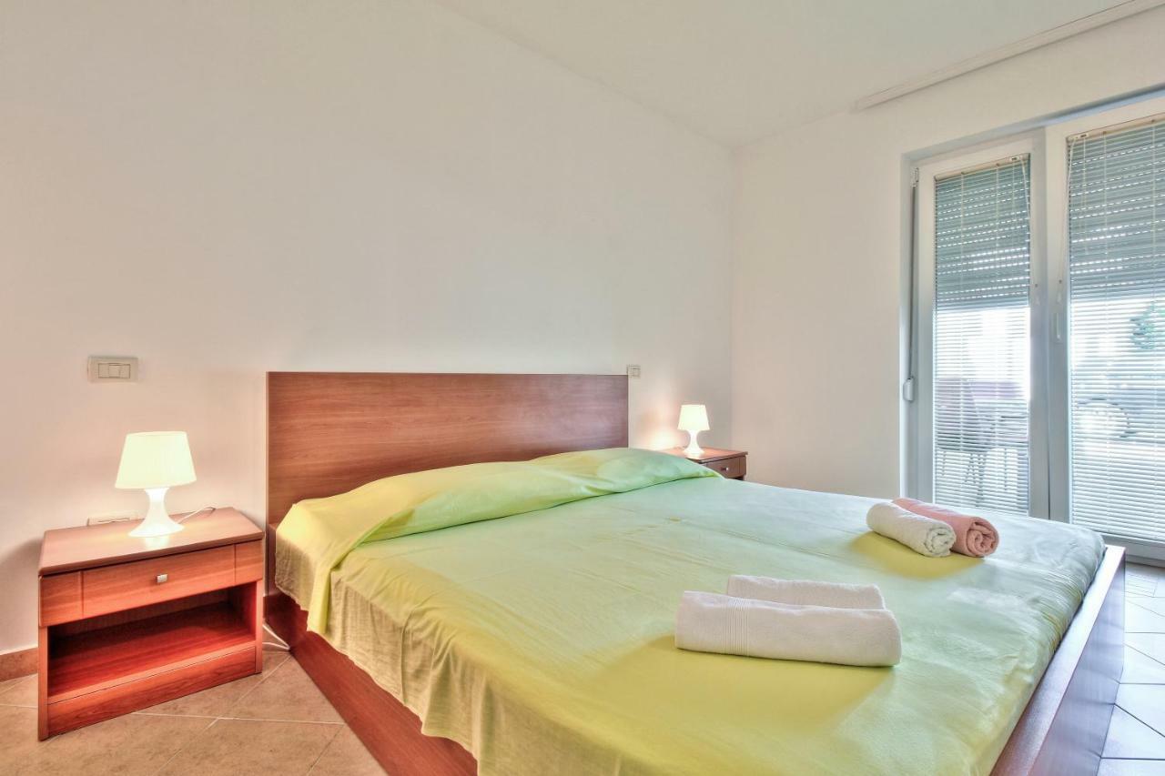 Apartment Katarina Crveni Vrh Bagian luar foto