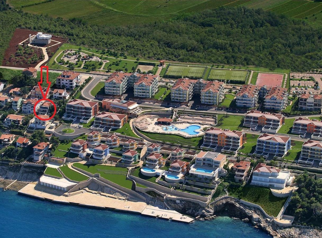 Apartment Katarina Crveni Vrh Bagian luar foto