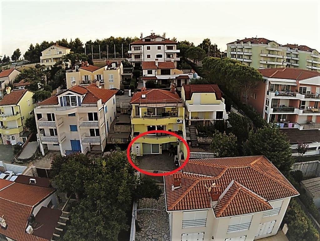 Apartment Katarina Crveni Vrh Bagian luar foto
